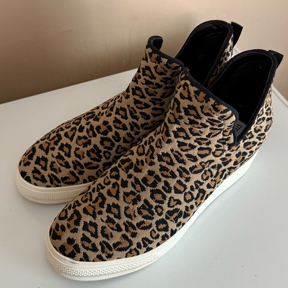 STEVE MADDEN LOWRY WOMEN'S SIZE 9.5 LEOPARD PRINT SNEAKER SHOES